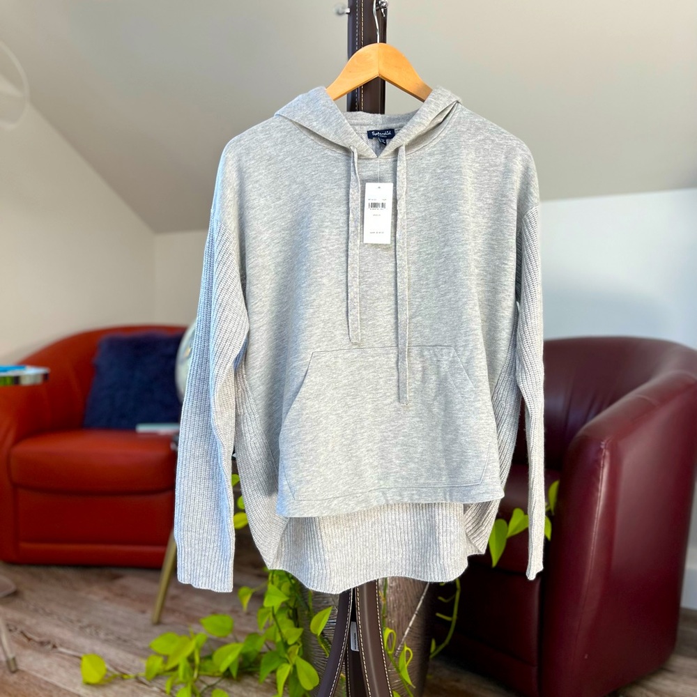 BRAND NEW WITH TAGS. “Splendid”
Women's Gray Sweater